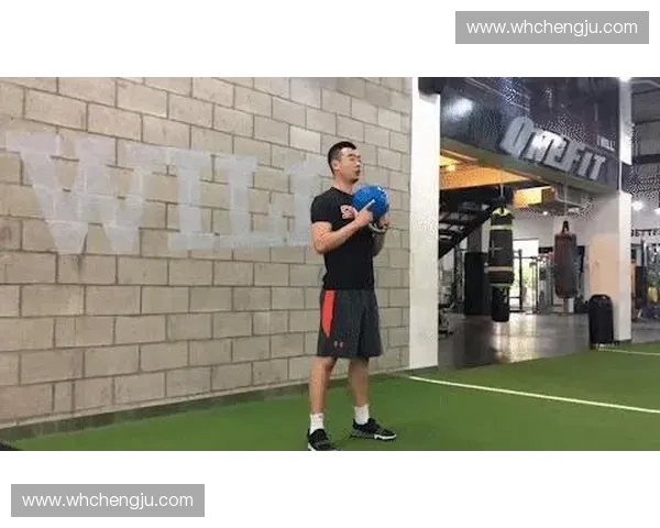 以壶铃摆动为核心打造全身爆发力与心肺耐力训练方案科学进阶指南